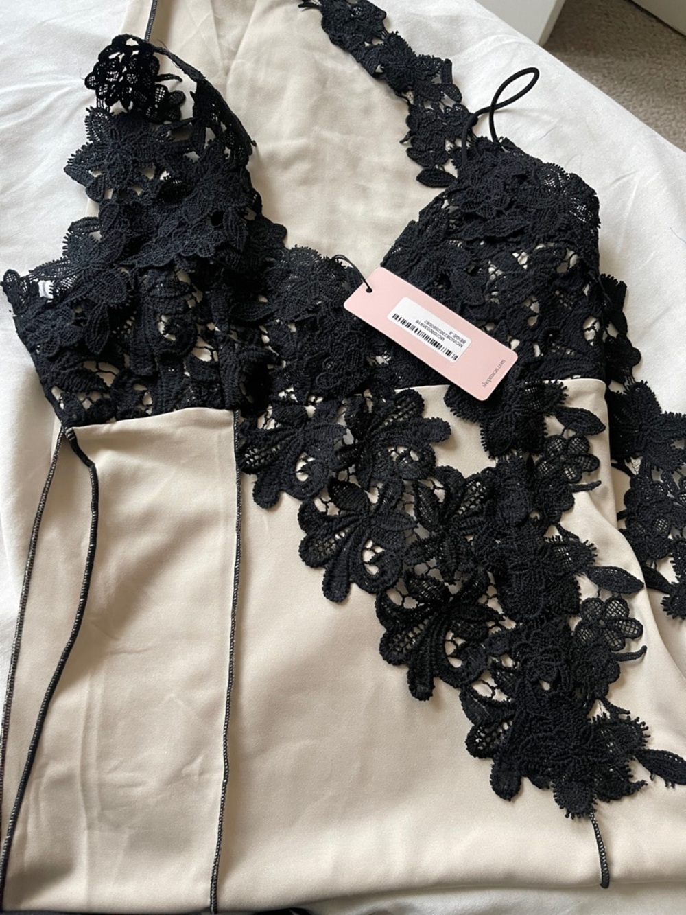 Asymmetrical Lace-Trim Slip Dress in Black and Cream - Picture 2 of 3